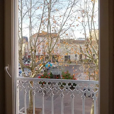 Elegant *